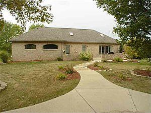 2nd image of 488 Pinewood Dr