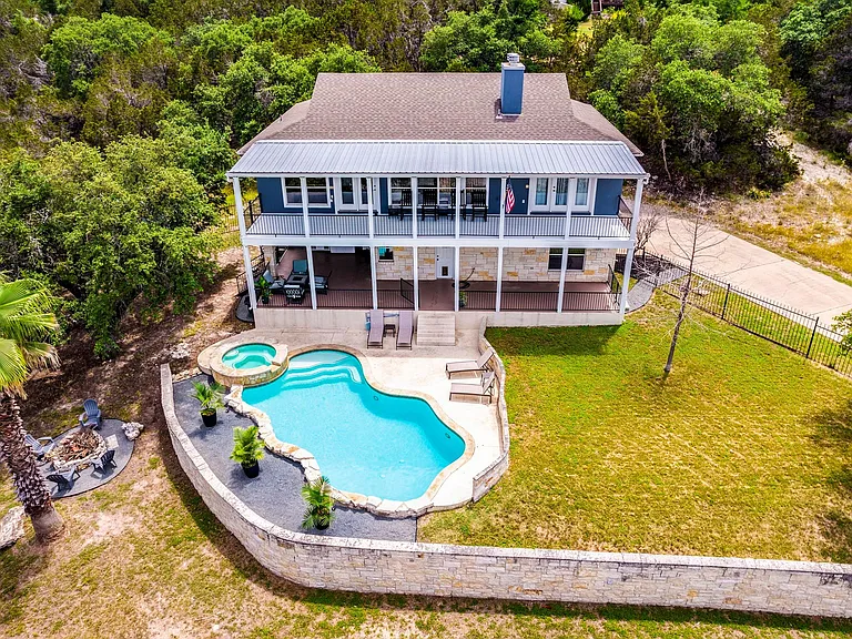 22401 Briarview Dr — Photo 35