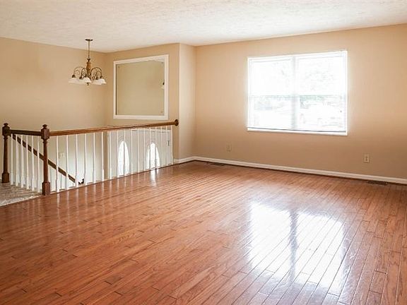 2nd image of 1279 Narragansett Park