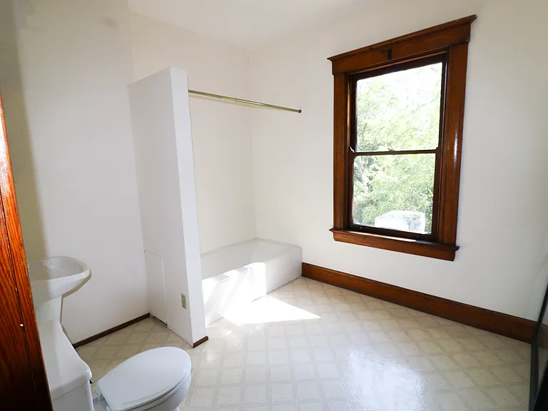 2626 Eden Ave — Photo 11