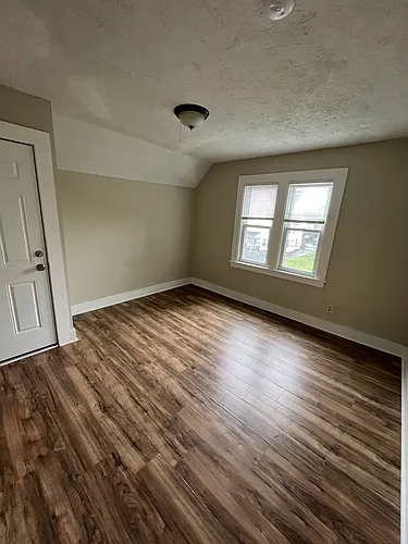 395 Stanley St #3RDFL Photo 1