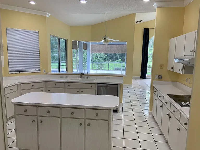 2600 Crescent Lake Ct — Photo 9