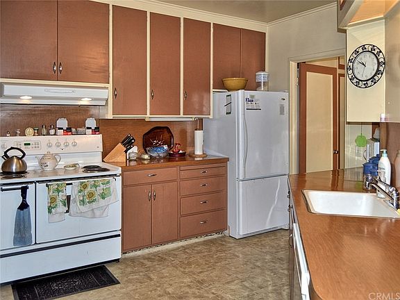 4th image of 3550 Pine Dr
