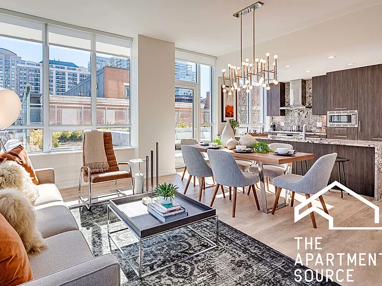 748 N Hudson Ave #8 — Photo 1