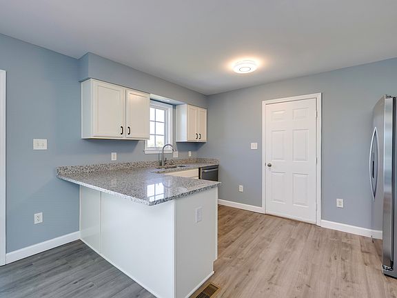 3rd image of 600 Jade Ct