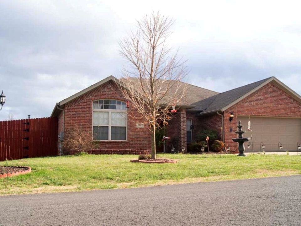 1st image of 19 Doon Cir