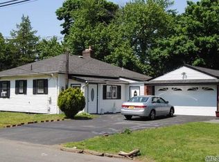 3528 Great Neck Rd, Amityville, NY 11701