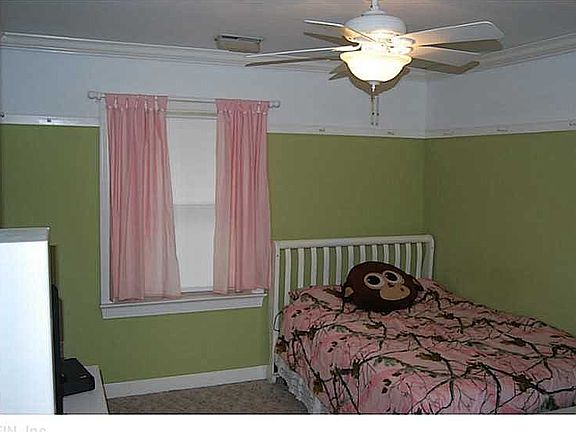 3rd image of 204 Belmont Dr