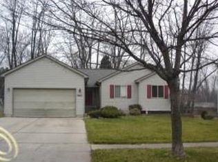 5462 Brookhaven Ct, Waterford, MI 48327