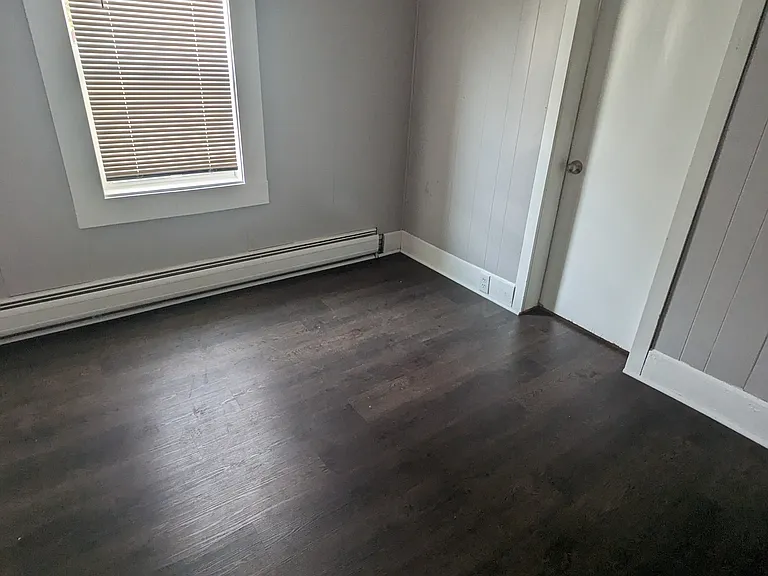111 Center St — Photo 14