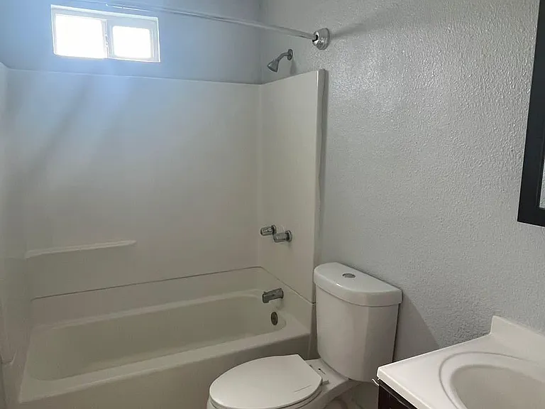 1636 W Garfield St #11 — Photo 10