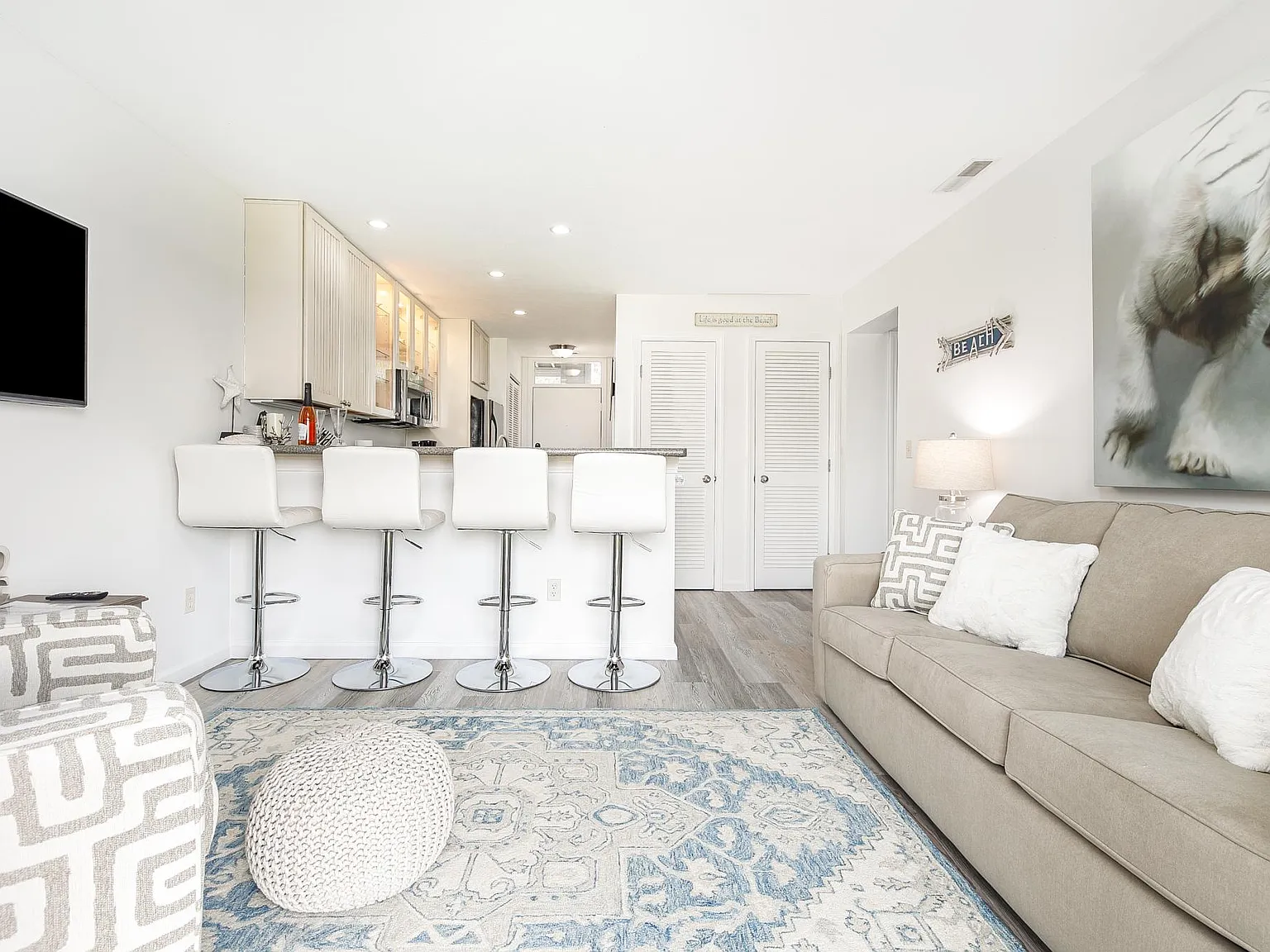 2 bed, 1000 sqft, $2,200 — Photo 4