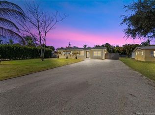 924 SE Dolphin Dr, Stuart, FL 34996