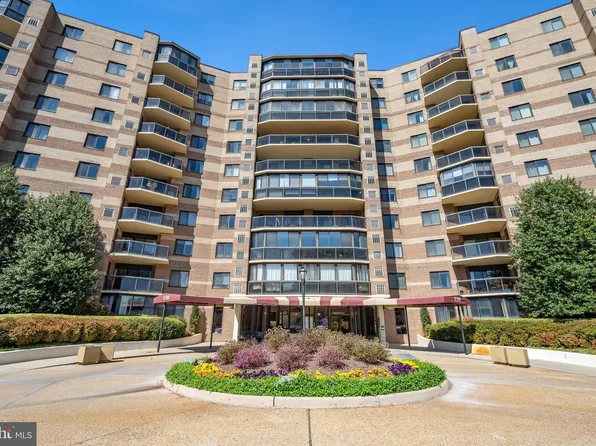 8380 Greensboro Dr APT 817, Mc Lean, VA 22102