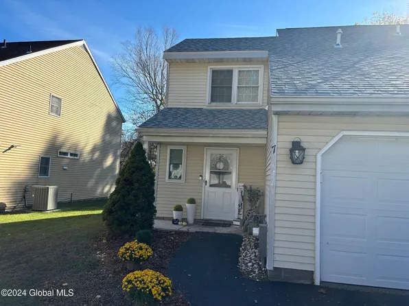 7 Mohawk Trail, Clifton Park, NY 12065