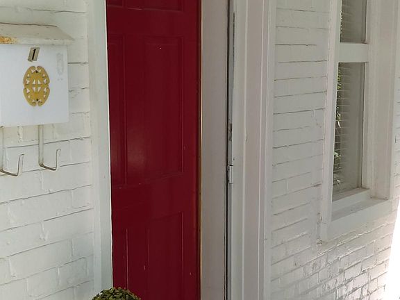4th image of 153 S Lincoln St Unit 1