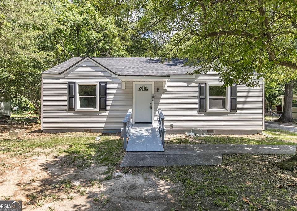 1st image of 104 Parkway Dr