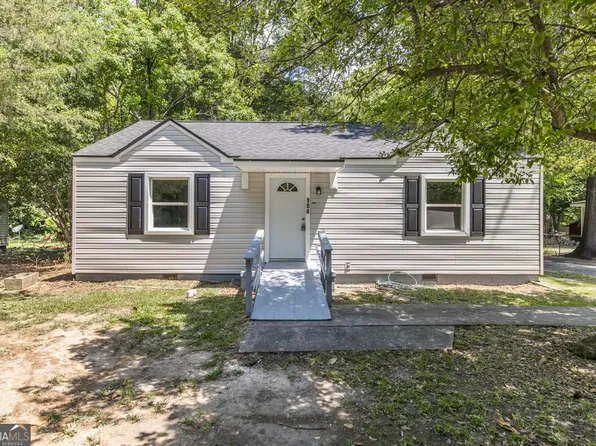 104 Parkway Dr, Warner Robins, GA 31093