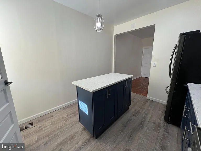 254 W Sheldon St — Photo 10