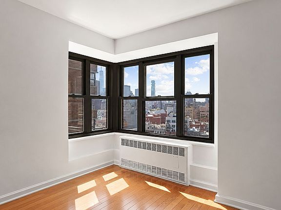 4th image of 387 Grand St APT K1405