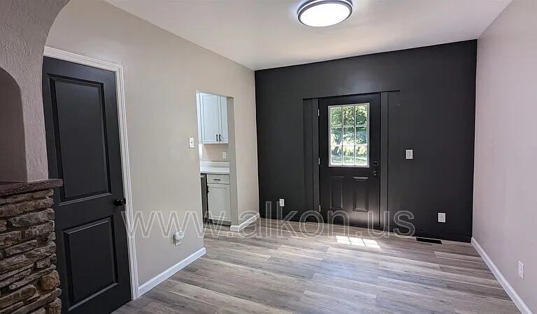 998 Clifton Rd — Photo 17