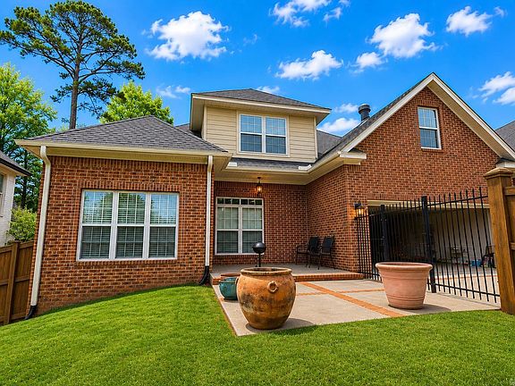 3rd image of 24 Wellington Colony Dr