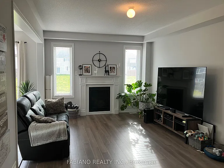 175 Brownley Ln #UPPER — Photo 4