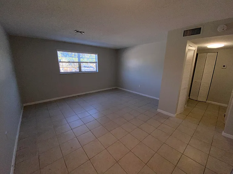 650 SW 2nd Ave #149 — Photo 9