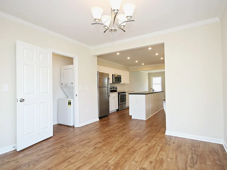 1141 Saint Clair Ave — Photo 7