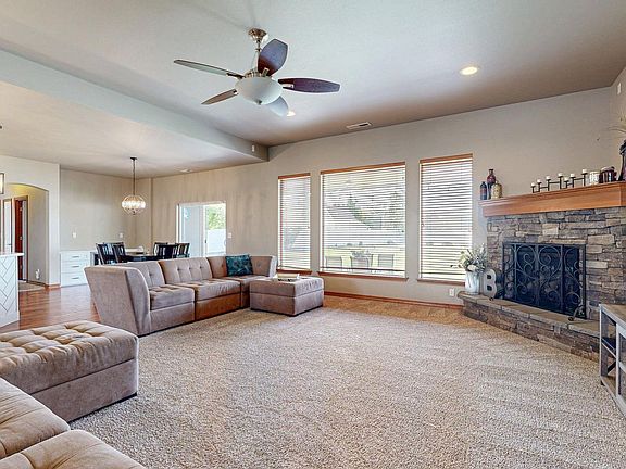 5th image of 13617 Cottonwood Creek Blvd