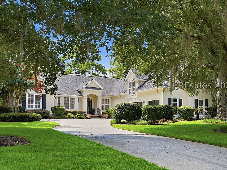 1st image of 23 Lexington Dr