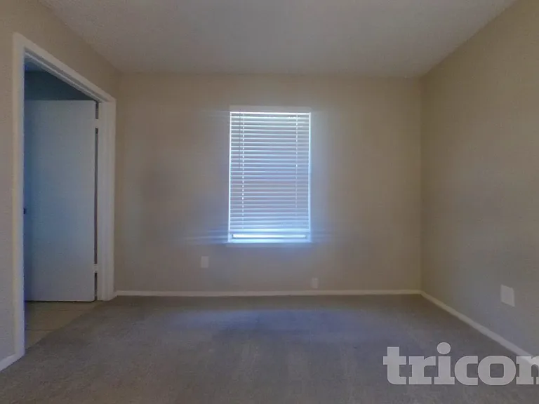 6321 Macarthur Dr — Photo 9