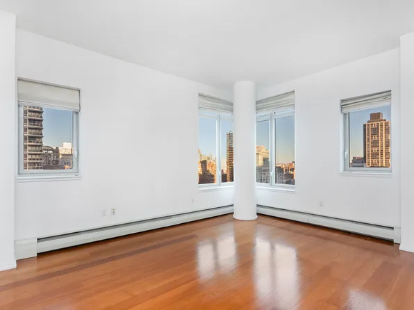 205 East 59th Street image 10 of 30