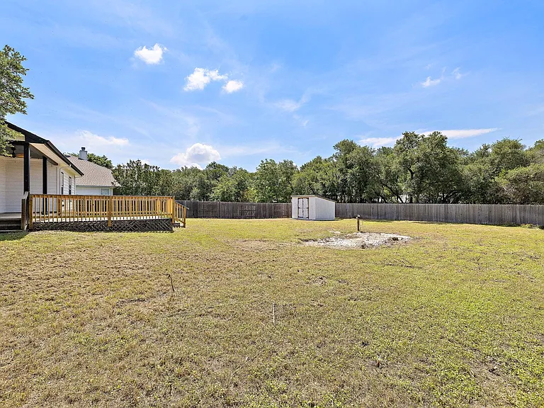 502 Sherwood Ct — Photo 29