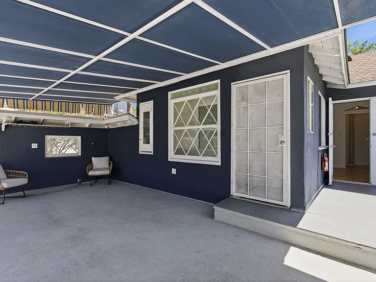 12334 Moorpark Street — Photo 8