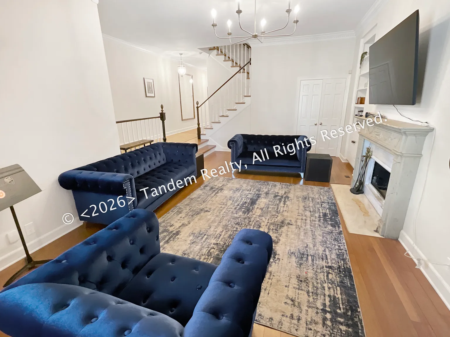 3 bed, 2.5 bath, 2600 sqft, $6,750 — Photo 2