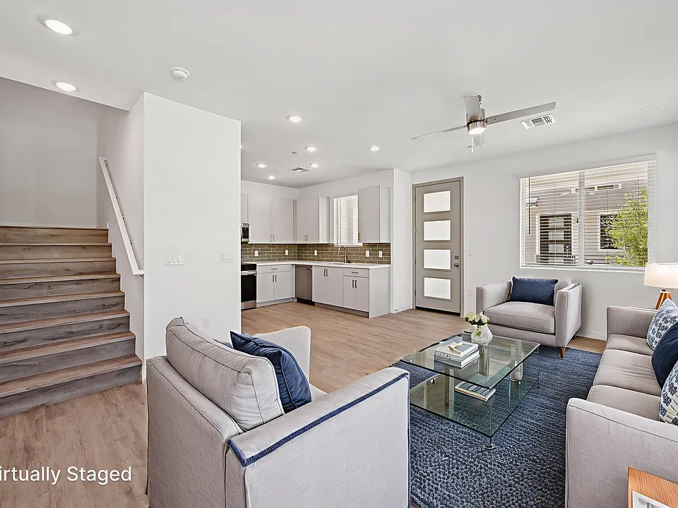 2117 E Voltaire Ave #9