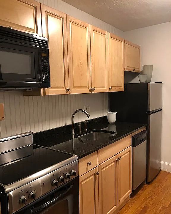 1st image of 7 Aberdeen St #H