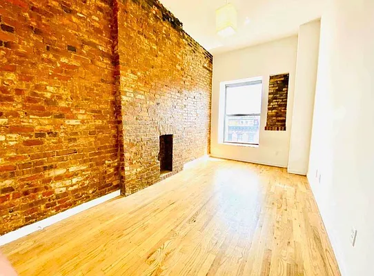 Rented by null | media 32