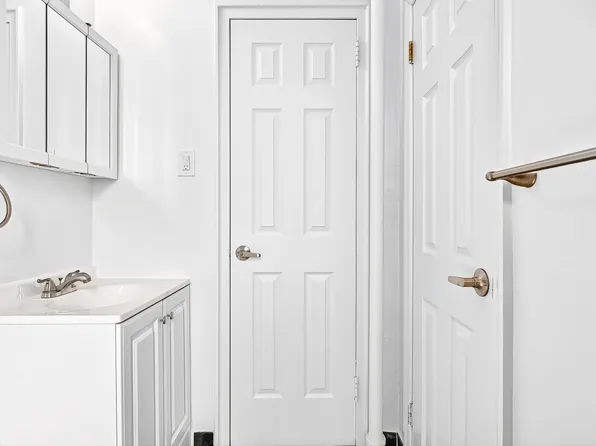 190 East Mosholu Parkway South image 33 of 36