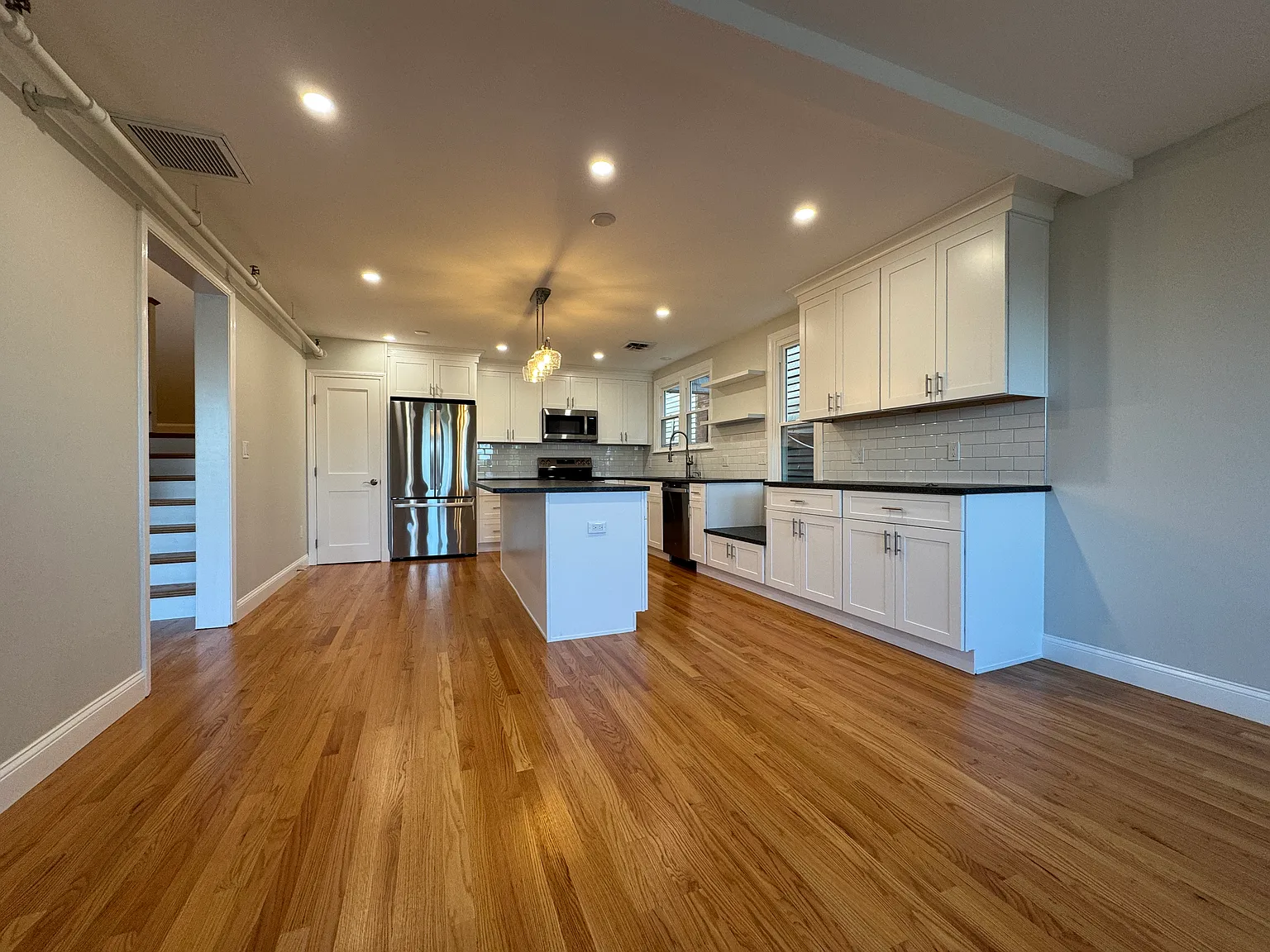 2 bed, 2.5 bath, 1200 sqft, $4,400 — Photo 1