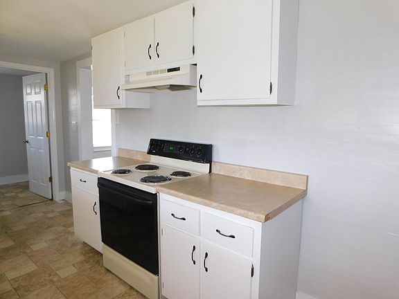 3rd image of 206 King St