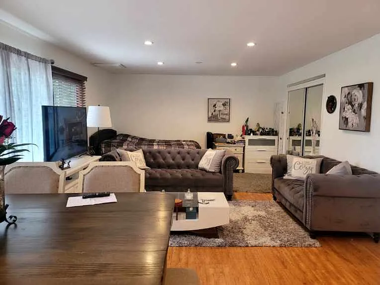 122 S Nardo Ave — Photo 3