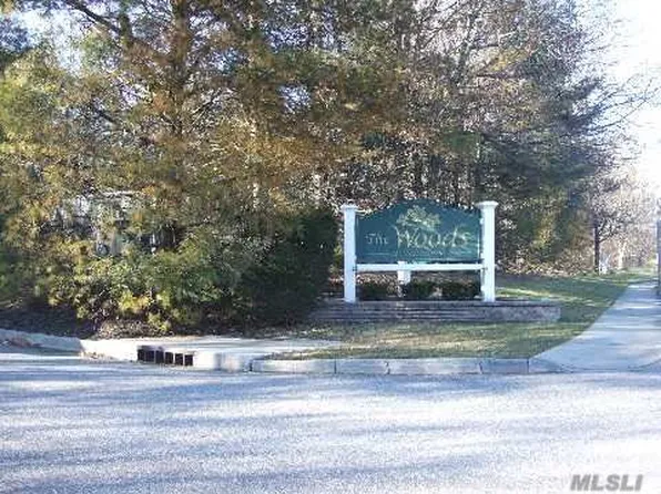 32 Jeremy Cir, Nesconset, NY 11767