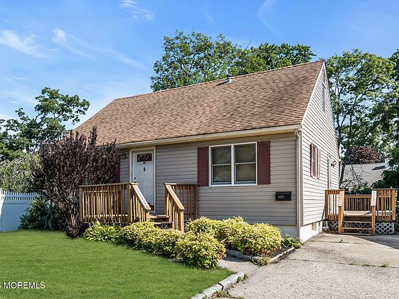 2nd image of 2415 Beech Street
