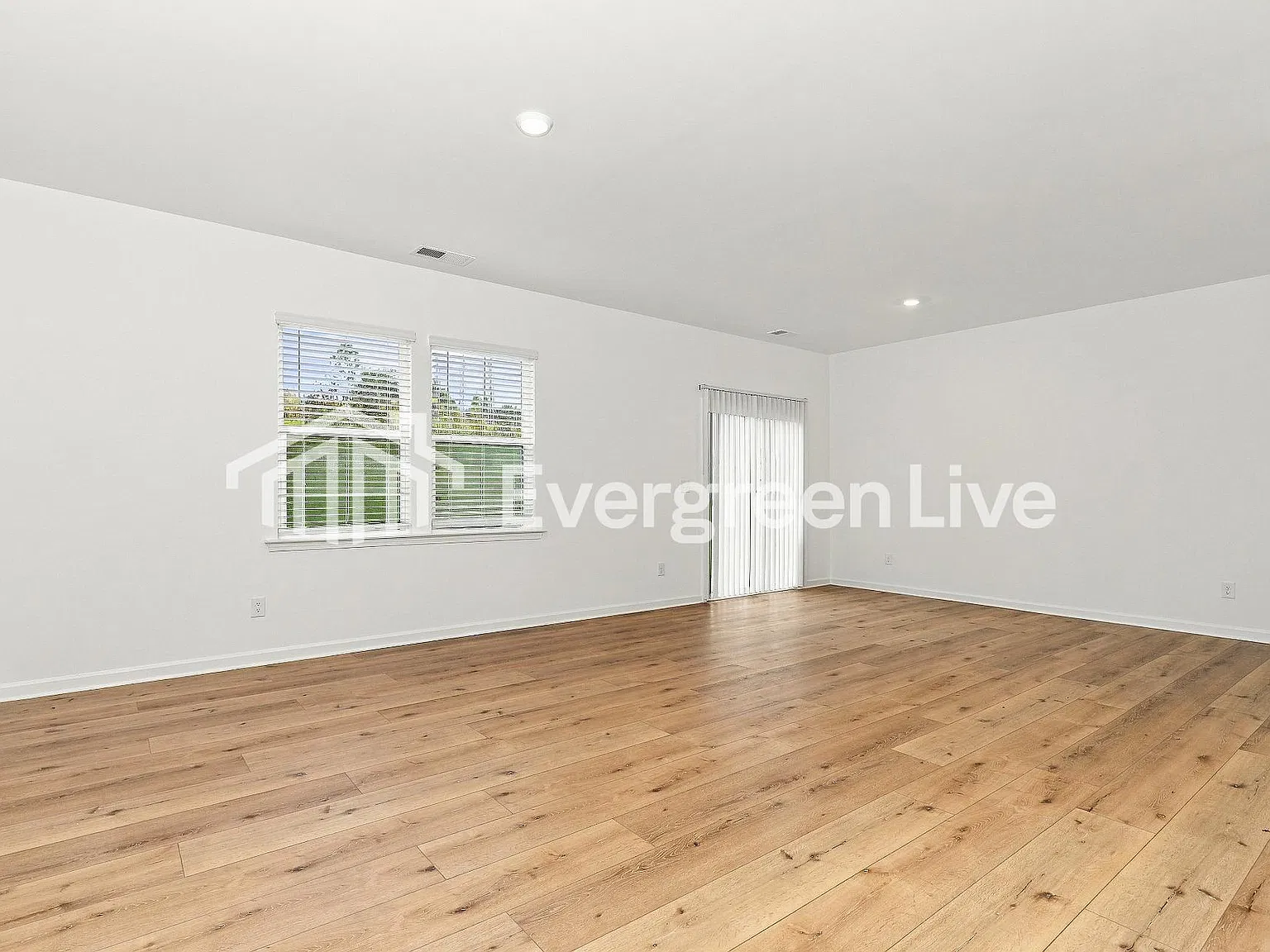 3 bed, 2.0 bath, 1453 sqft, $1,990 — Photo 3