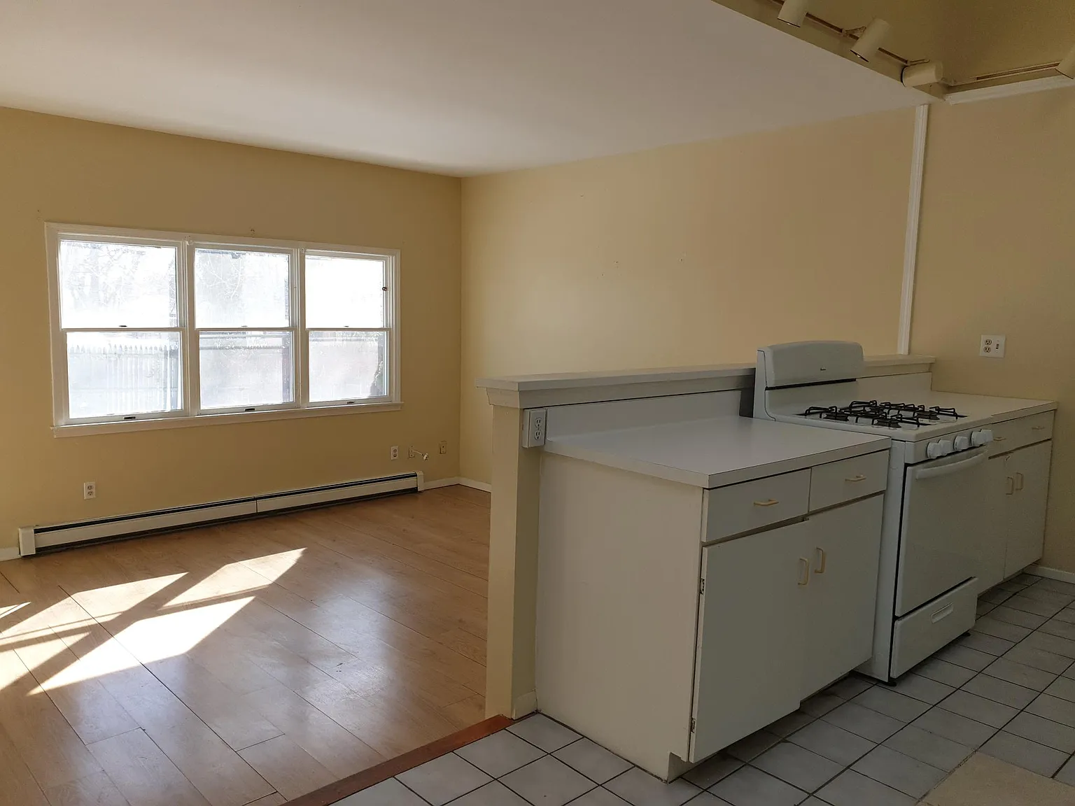 1 bed, $1,575 — Photo 2