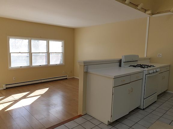 2nd image of 162 Warner St