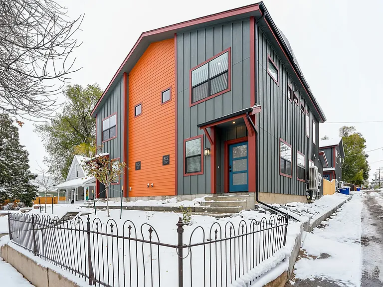 Brand NEW Build 3-bedroom, 2.5-bathroom home perfect for those monthly stays!