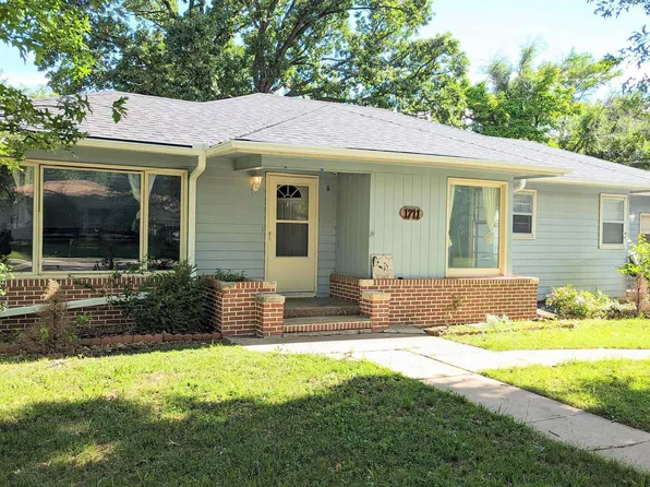 1711 W 12th Ave, Emporia, KS 66801